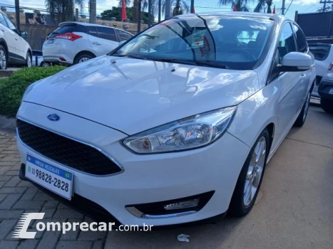 FORD FOCUS HATCH - 2.0 SE HATCH 16V 4P POWERSHIFT 4 portas