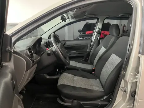 FIESTA 1.6 SE Sedan 16V