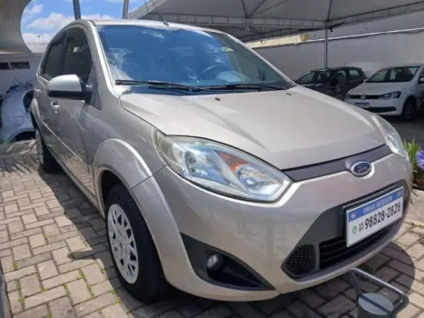 FORD FIESTA HATCH - 1.6 ROCAM SE PLUS 8V 4P MANUAL 4 portas