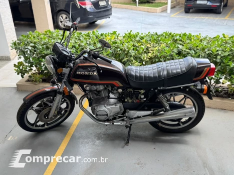 CB 400