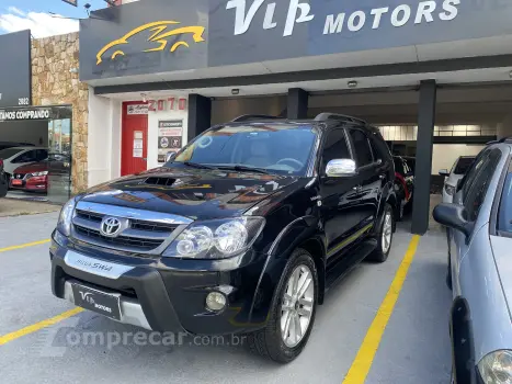 Toyota HILUX 2.8 SW4 4X4 8V 4 portas