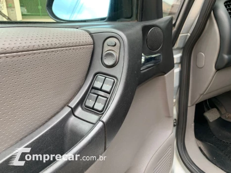 ZAFIRA 2.0 MPFI ELITE 8V FLEX 4P AUTOMÁTICO