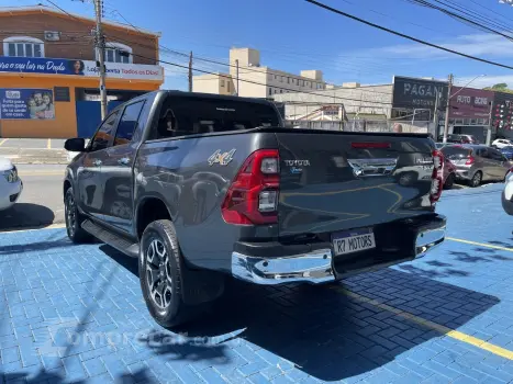 HILUX 2.8 D-4D TURBO DIESEL CD SRX 4X4 AUTOMÁTICO