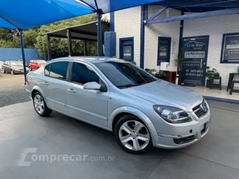 VECTRA SEDAN - 2.0 MPFI ELEGANCE 8V 4P MANUAL