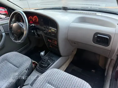 LOGUS 1.8 GLS 8V ÁLCOOL 2P MANUAL