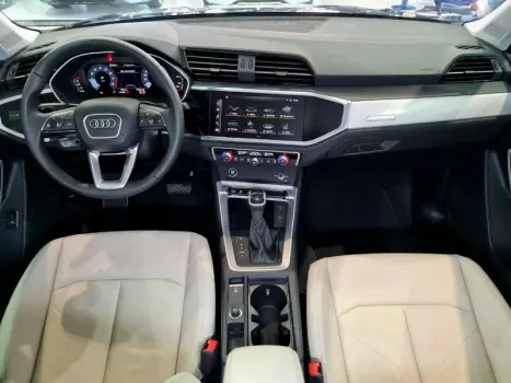 Q3 PERFORMANCE 2.0 TFSI QUATTRO