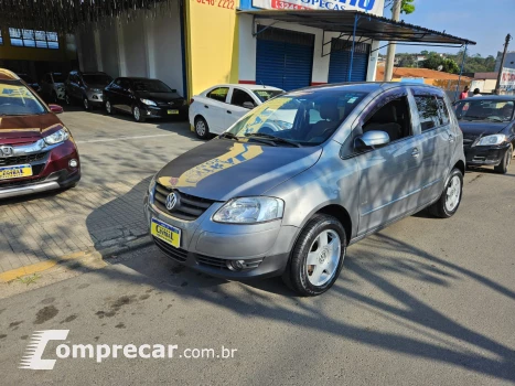 Volkswagen FOX 1.6 MI Plus 8V 4 portas