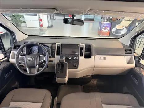 HIACE 2.8 D-4d Turbo Minibus 15+1 DX