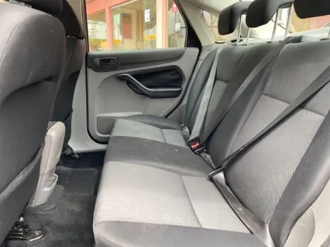 FOCUS SEDAN 2.0