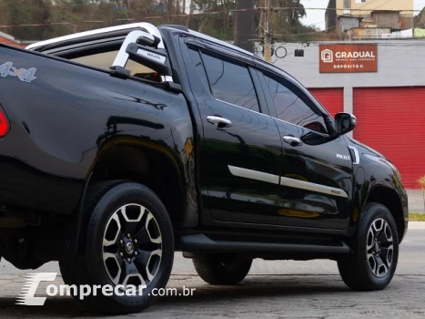 HILUX - 2.8 D-4D TURBO CD SRX 4X4 AUTOMÁTICO