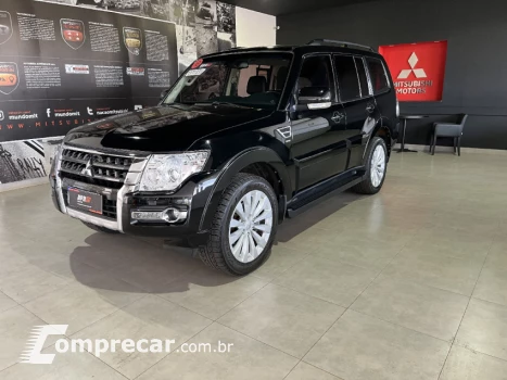 Mitsubishi PAJERO 3.2 HPE 4X4 7 Lugares 16V Turbo Intercooler 4 portas