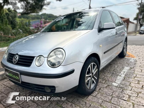 Volkswagen Polo Sedan 1.6 Mi Total 8V 4p 4 portas