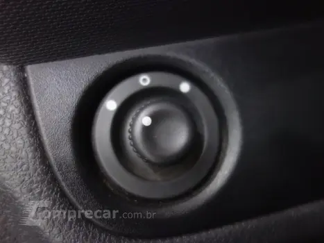 SANDERO - 1.6 DYNAMIQUE 8V 4P MANUAL