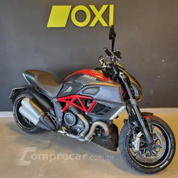 DUCATI  DIAVEL 1198 Carbon