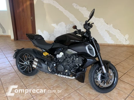 Diavel V4