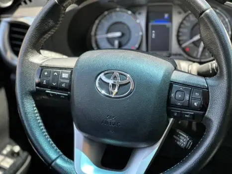 HILUX 2.8 D-4D TURBO DIESEL CD SRX PLUS 4X4 AUTOMÁTICO