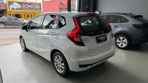 FIT LX 1.5 AUTOMÁTICO