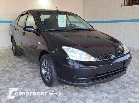 FORD FOCUS 1.6 GL Sedan 8V 4 portas