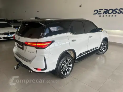 HILUX SW4 DIAMOND 2.8 TB 4X4 DIE. AUT.