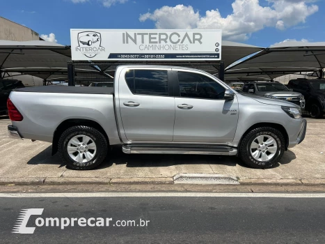 Toyota HILUX 2.7 SR 4X2 CD 16V 4 portas