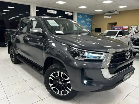 Toyota HILUX 2.8 D-4D TURBO DIESEL CD SRV 4X4 AUTOMÁTICO 4 portas
