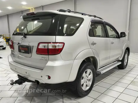 Hilux SW4 SRV D4-D 4x4 3.0 TDI Dies. Aut