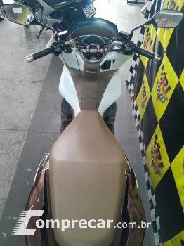 PCX 150 DLX