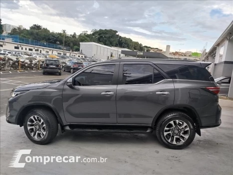 HILUX SW4 2.8 D-4D TURBO DIESEL DIAMOND 7L 4X4 AU