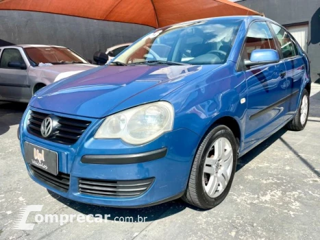 Volkswagen POLO SEDAN - 1.6 MI 8V 4P MANUAL 4 portas