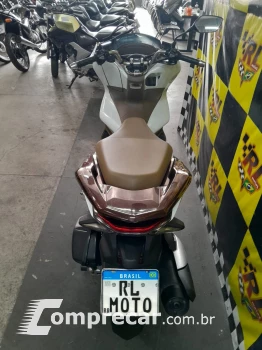 PCX 150 DLX