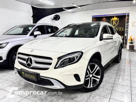 Mercedes-Benz GLA200FF 4 portas