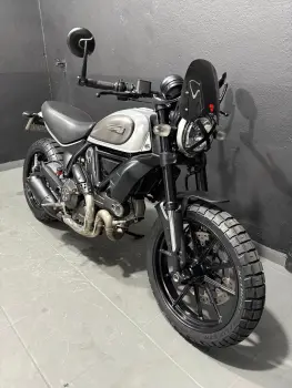 SCRAMBLER 800 ICON