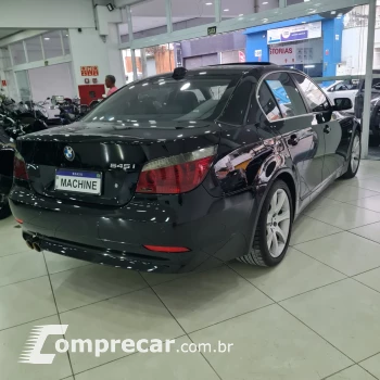 545I 4.4 Sedan V8 32V