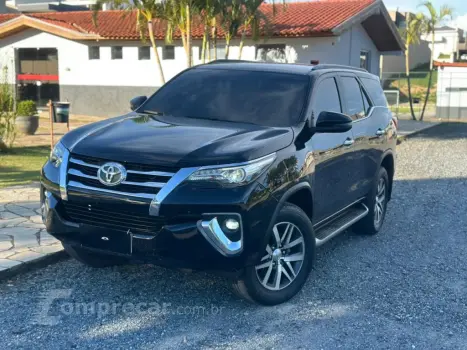 Toyota HILUX SW4 2.8 SRX 4X4 16V TURBO INTERCOOLER DIESEL 4P AUTOMÁ 4 portas