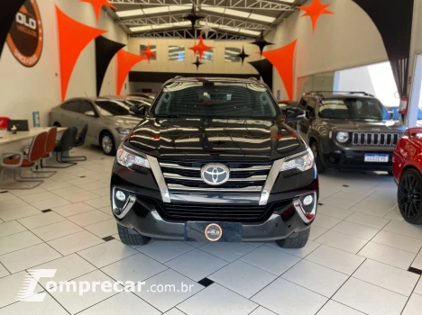 HILUX SW4 2.7 SR 7 LUGARES 4X2 16V TOYOTA