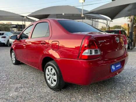 Etios 1.5 X Sedan 16V Flex 4P Manual