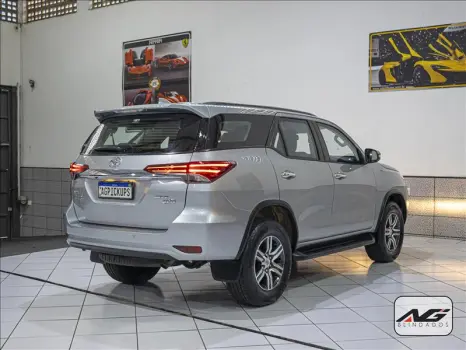 HILUX SW4 2.7 SRV 7 Lugares 4X2 16V