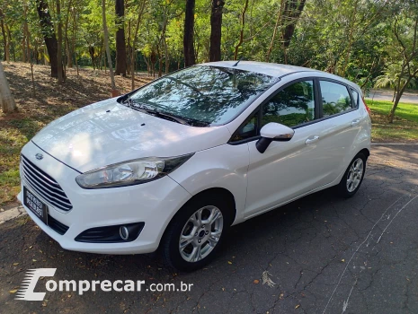 FORD New fiesta 4 portas