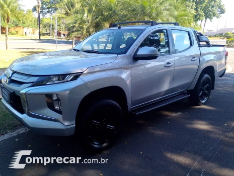 Mitsubishi L200 Triton Sport 4 portas