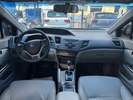 CIVIC - 1.8 LXS 16V 4P AUTOMÁTICO