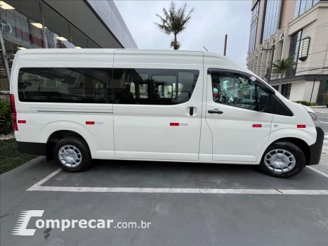 HIACE 2.8 D-4d Turbo Minibus 15+1 DX