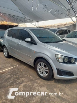 CHEVROLET SONIC LT. HATCH 4 portas