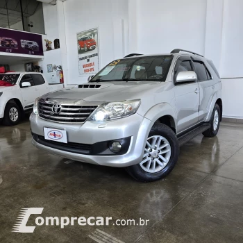 HILUX SW4 3.0 SRV 4X4 7 LUGARES 16V TURBO DIESEL 4P AUT