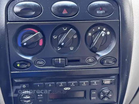 QQ 1.0 MPFI 12V GASOLINA 4P MANUAL