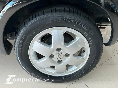 CORSA 1.4 MPFI PREMIUM SEDAN 8V FLEX 4P MANUAL