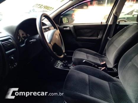 ASTRA HATCH - 2.0 MPFI ADVANTAGE 8V 4P MANUAL