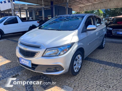 CHEVROLET ONIX 1.4 MPFI LT 8V 4 portas