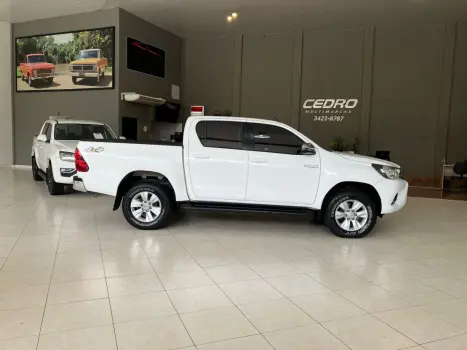 Hilux Caminhonete 2.8 16V SRV 4X4 DIESEL CABINE DUPLA AUTOMÁ