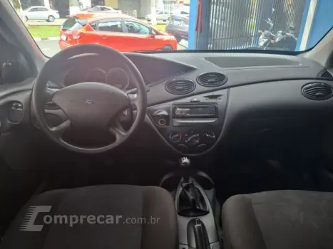 FOCUS HATCH - 1.6 GL 8V 4P MANUAL