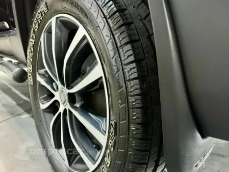 TORO - 2.0 16V TURBO ULTRA 4WD AT9